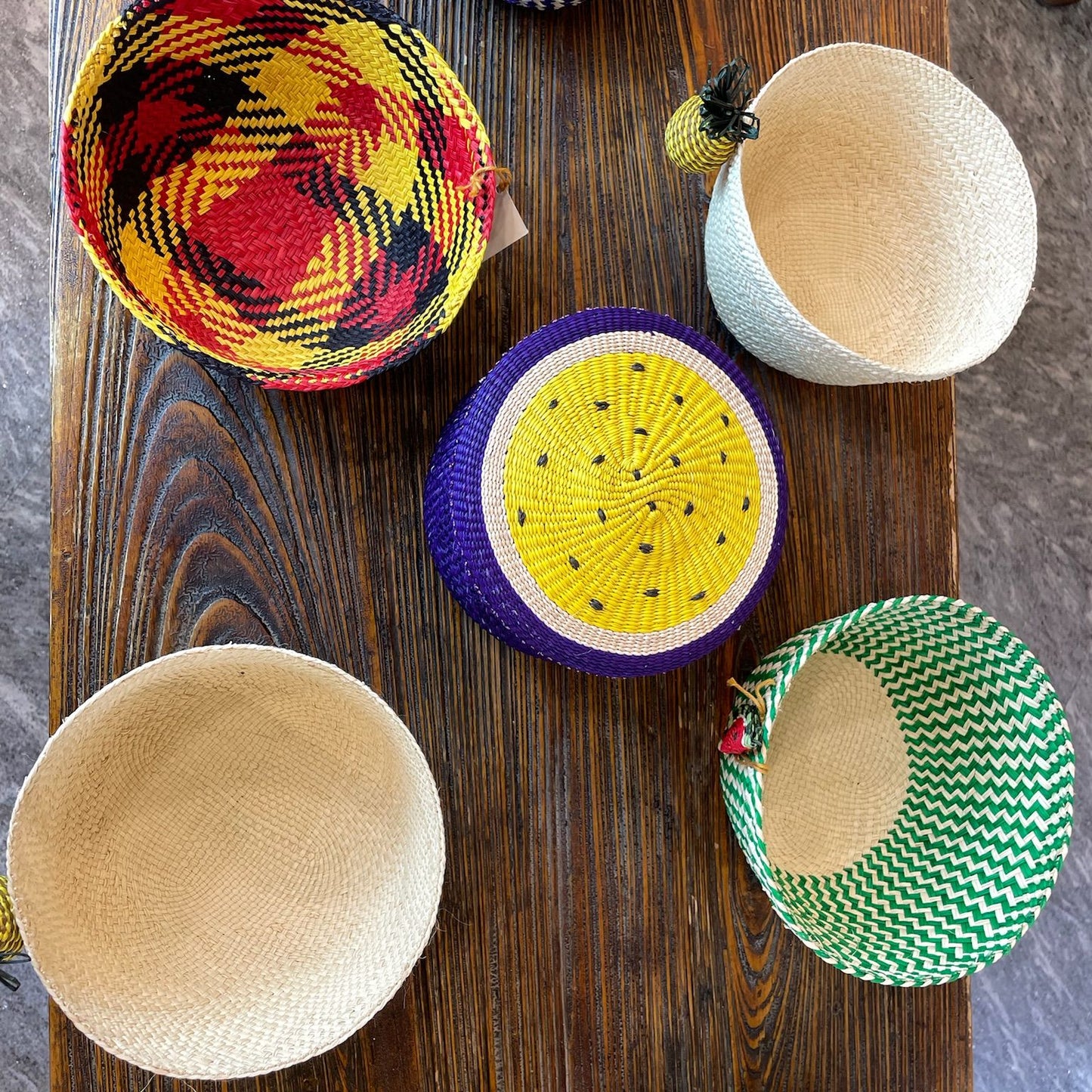 Table Baskets in Palma de Iraka, hand-woven, without chemical dyes.