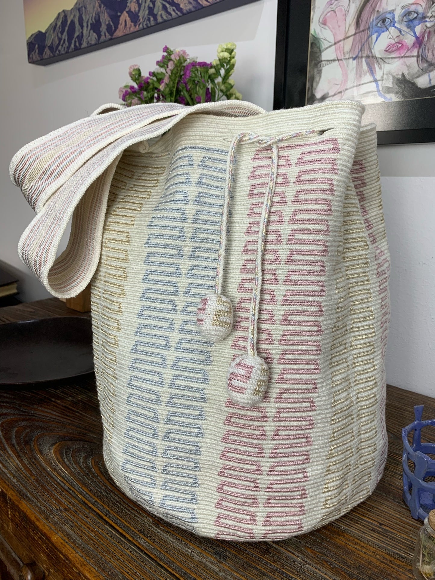 MOCHILA "INTERVENIDA" TESSUTA A MANO, 40,5 x 28 cm