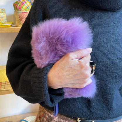 Pochette in pelo di alpaca grigio artigianato peruviano fatto a mano colore viola