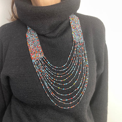 Collana Artigianale Embera Lungha in Perline di Vetro - Design Tradizionale e Anallergico