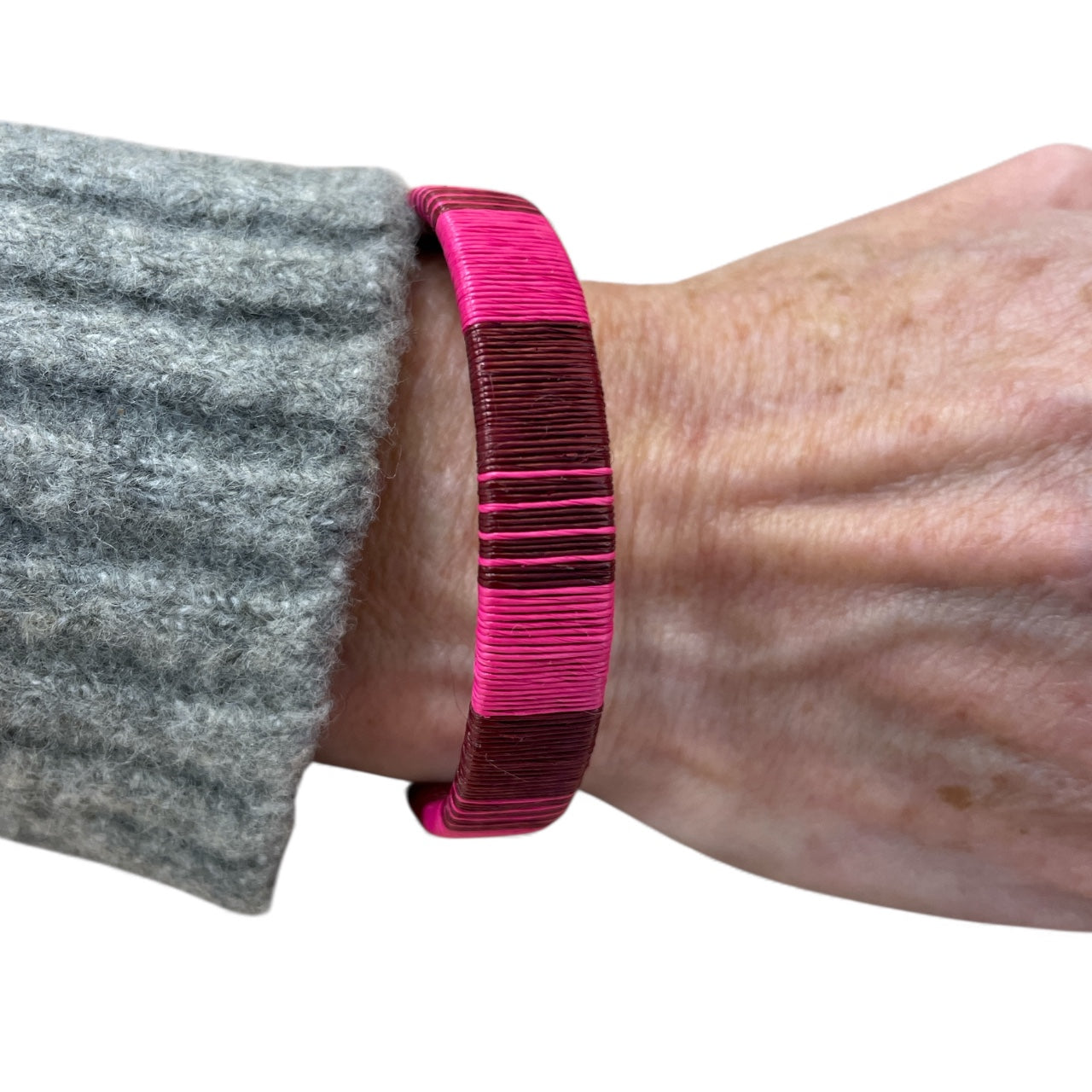 bracciale artigianale fatto a amno in colombia 