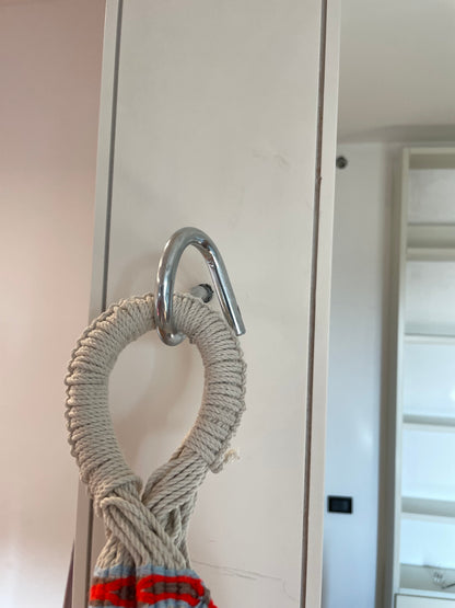 gancio per installare un'amaca all'interno della casa