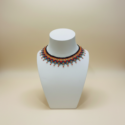 Collana Embera Media con perline di vetro telaio tradizionale artigianato colombiano